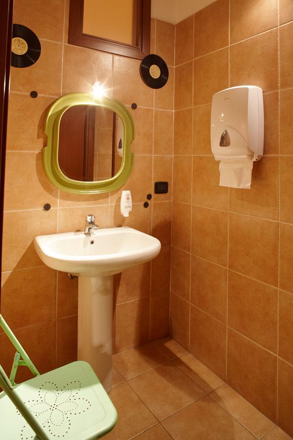 Mantua Hostal מראה חיצוני תמונה